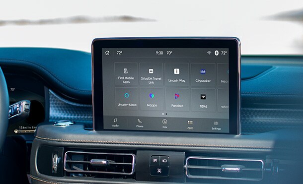 En tu Lincoln Aviator 2023 controla el audio y la navegación por medio de tu voz