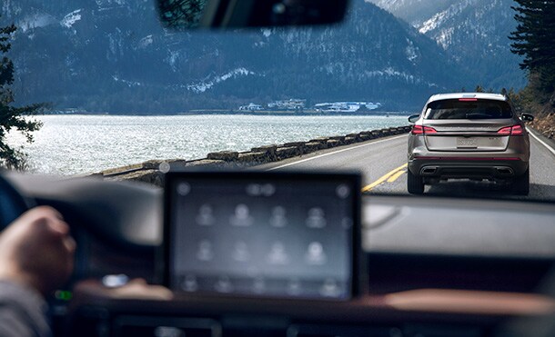 Camioneta de lujo Lincoln Aviator 2023 con Tecnología Control de Crucero Adaptativo con Stop & Go