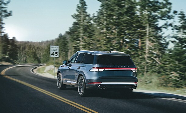 Camioneta Lincoln Aviator integra asistencias de manejo como Precolisión con Detección de Peatones