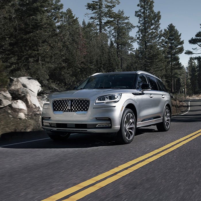 Conoce la potente y elegante camioneta SUV híbrida conectable Lincoln Aviator Grand Touring 2023