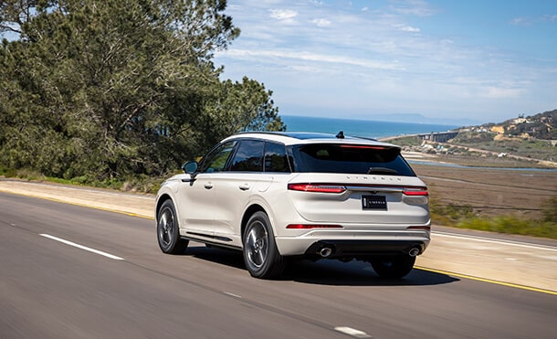 Camioneta SUV híbrida conectable Lincoln Corsair Grand Touring 2021 con tecnología sustentable