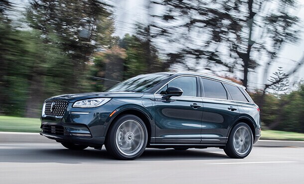 Conoce la potente y elegante camioneta SUV híbrida conectable Lincoln Corsair Grand Touring 2021