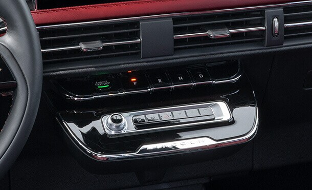 Sistema Ishift, cambio de velocidades tipo piano de la Camioneta SUV de lujo Lincoln Corsair 2023