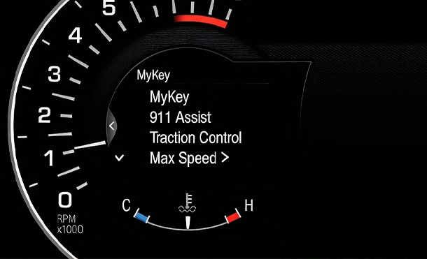 Tecnología MyKey de Lincoln Corsair 2026 personaliza límites de velocidad y volumen para conductores