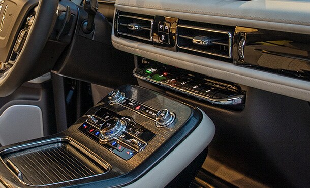Cambia las velocidades como si tocaras un piano en la SUV Lincoln Nautilus 2023 