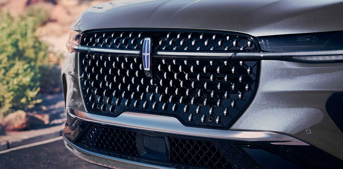 Faros y Parilla de Lincoln Nautilus 2026