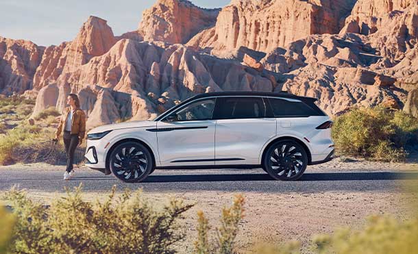 SUV Lincoln Nautilus 2026 con Asitencia de Pre Colisión con detección de Peatones