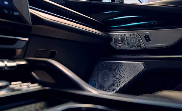 Sistema de audio Revel 3D Ultima by Harman con 28 bocinas equipado en Lincoln Nautilus 2026