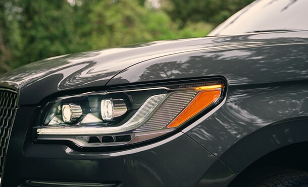 Faros de Pixel de Lincoln Navigator con 90 luces LED que intensifican la visibilidad del camino