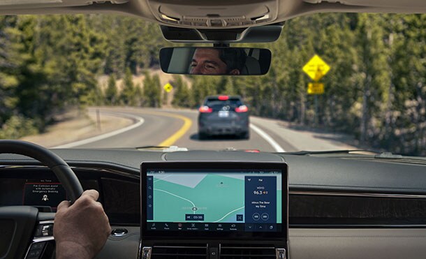 Camioneta de lujo Lincoln Navigator 2022 con Tecnología Control de Crucero Adaptativo con Stop & Go