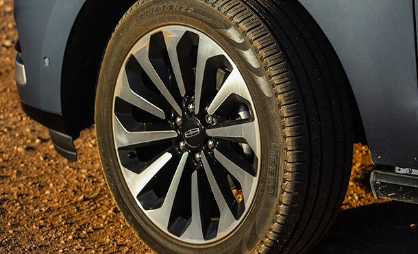 Rines de Aluminio de 20 Pulgadas de la Camioneta SUV de Lujo Lincoln Navigator 2023