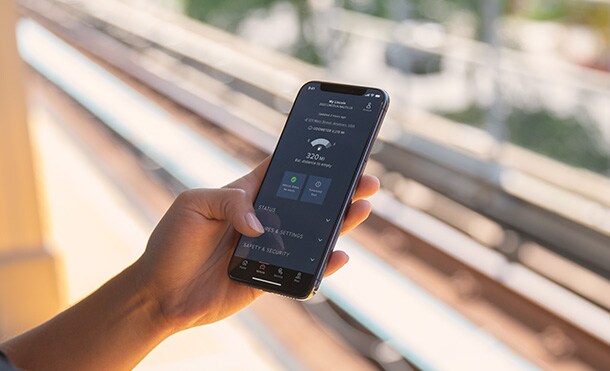 Abre y cierra puertas, enciende y apaga con tu celular la camioneta Lincoln Navigator 2023
