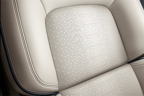 Asientos de piel premium con gran confort de primera clase en la Camioneta Lincoln Aviator 2026