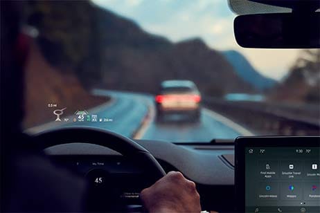Tecnología Head-Up Display de Lincoln Aviator 2026 permite ver infomación importante en parabrisas