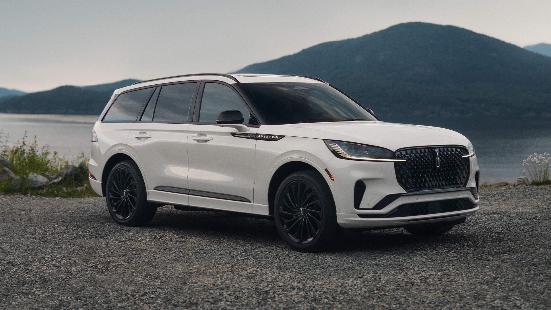 Conoce las características y datos técnicos de Lincoln Aviator 2026, la camioneta SUV de lujo