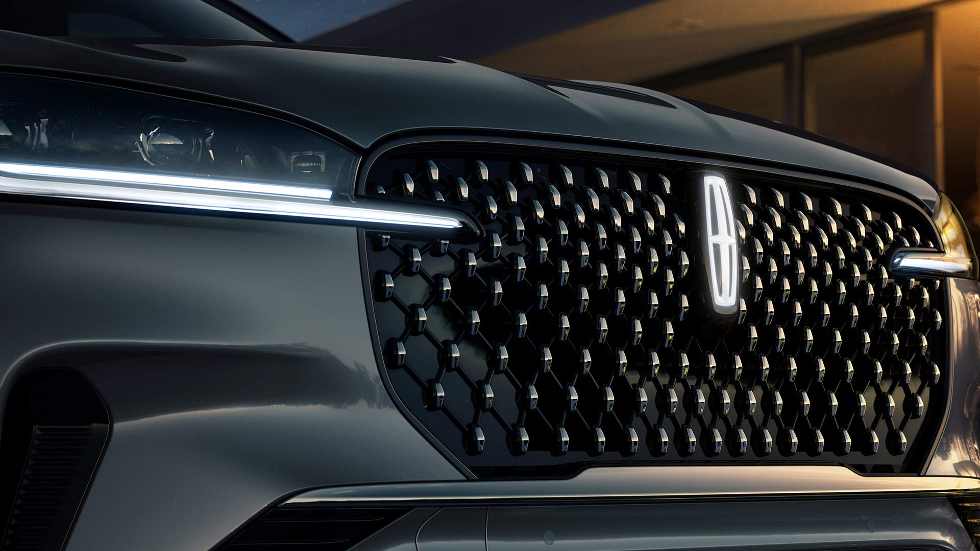 Faros Adaptativos LED Pixel de la SUV Lincoln Aviator 2026 con iluminación precisa y gran diseño