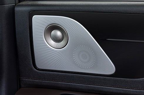 SISTEMA DE AUDIO REVEL® 3D ULTIMA BY HARMAN CON 28 BOCINAS