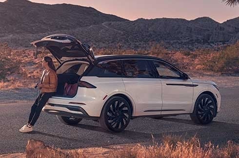 Amplia Cajuela de Lincoln Nautilus 2026 